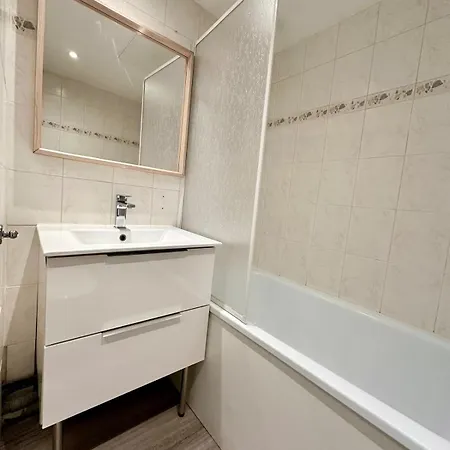 Apartament Le Repere - 2 A 4 Personnes - Lit King Size - Proche Gare Nancy
